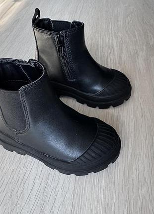 Черевики для дітей h&m чорні, розмір 20/21