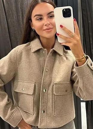 Классный бежевый укороченный жакет из плотной ткани zara
💫💫💫💫💫💫💫💫💫💫💫💫💫