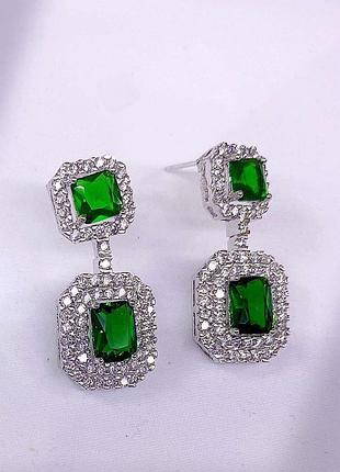 Серьги с зелеными фианитами размер: 3 см. медицинская сталь design by korea 925 silver