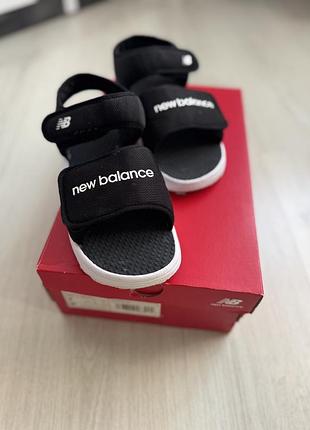Босоніжки та сандалі для дітей new balance чорні, розмір 36