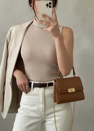 Базовый топ-американка пудра з високим горлом 
boohoo xs/s