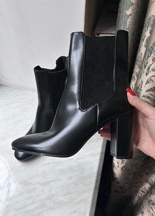Ботильйони жіночі h&m чорні на підборах