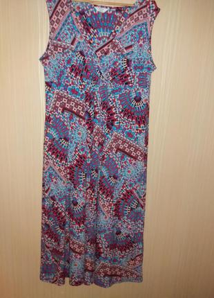 Довге плаття в квітковому принті (плаття максі) великого розміру