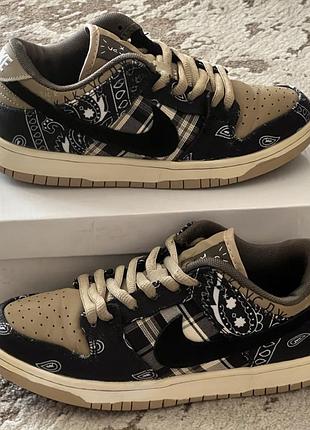 Кросівки жіночі nike sb dunk low travis scott.
