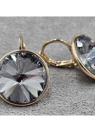 Сережки з чорними кристалами swarovski. розмір 2 см, медзолото, медичне золото, позолочені, xuping
