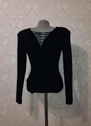 Базовый трикотажных лонгслив с v-образным вырезом
на шнуровке new look s/m