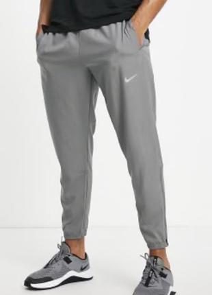 Штани спортивні nike чоловічі розмір m