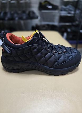 Кроссовки от бренда merrell