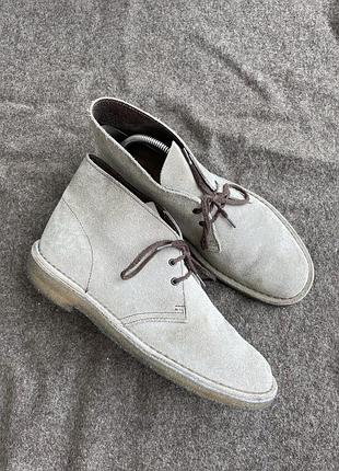 Замшеві черевики clarks