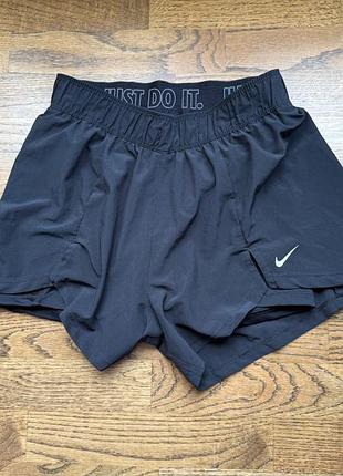 Шорти жіночі nike dri-fit 2-in-1 чорні розмір с