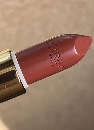 Зволожувальна помада color÷se satin (відтінок 110 made in paris/припилено-рожевий нюдовий) l'oréal paris