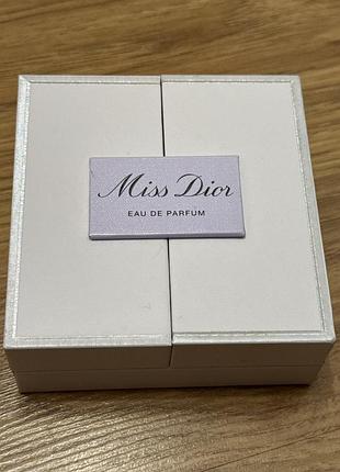 Коробка miss dior eau de parfum для прикрас