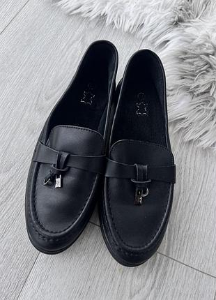 Лофери жіночі loro piana чорні, розмір 36, шкіряні