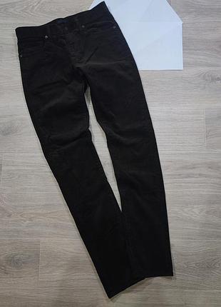 Вельветовые джинсы uniqlo с утеплителем hittech. размер м.