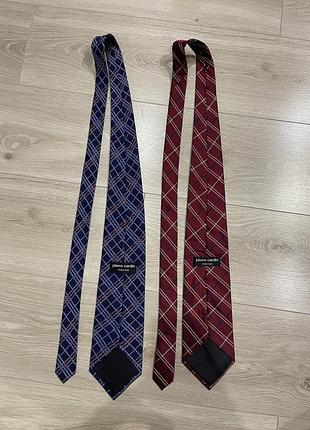 Продаю комплект із двох стильних чоловічих краваток бренду pierre cardin. ціна вказана за обидва вироби разом