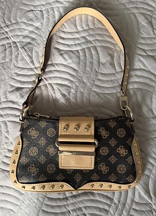 Сумка жіноча guess багет коричнева з монограмою