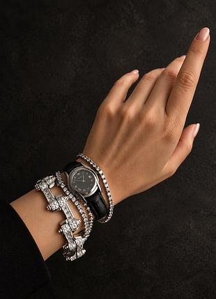 Годинники жіночі gucci вінтажні з чорним ремінцем