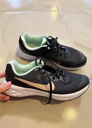 Кросівки найк nike 35р. 23,5см.