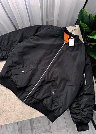 Бомбер оверсайз чорного кольору h&m