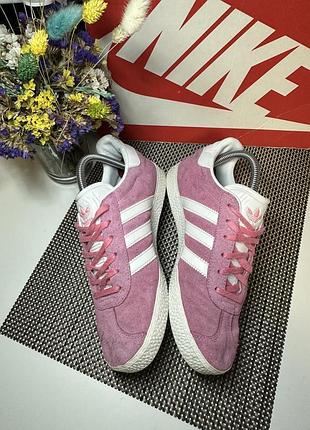 Оригінальні кросівки adidas 3