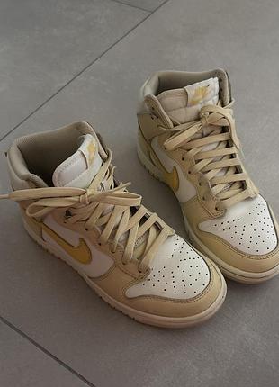 Кросівки унісекс nike dunk high retro pale vanilla / topaz gold-sai