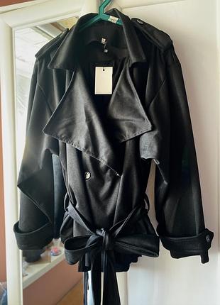 Жіночий короткий чорний тренч oversize  під замшу