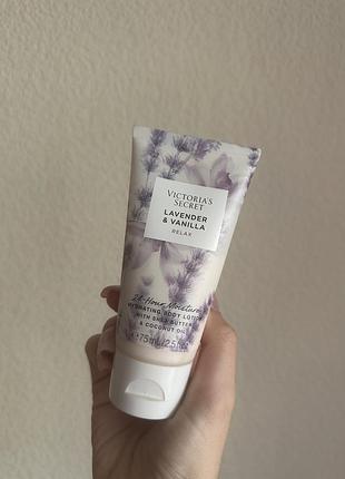 Крем для тіла victoria's secret lavender vanilla зволожуючий для жінок
