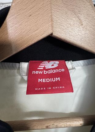 Жіноча куртка бомбер new balance 3