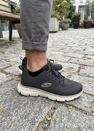 Кроссовки 42 размер, skechers