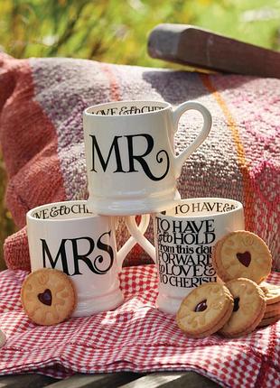 Набір із двох керамічних горняток "mr & mrs" із колекції black toast від британського бренду emma bridgewater.