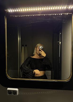 Блуза жіноча вкорочена чорна