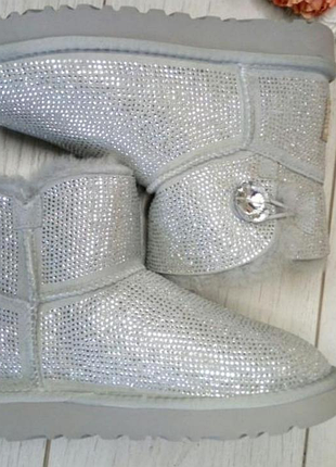 Жіночі уггі міні замш сріблі з гудзиком ugg bailey button ii mini bling silver