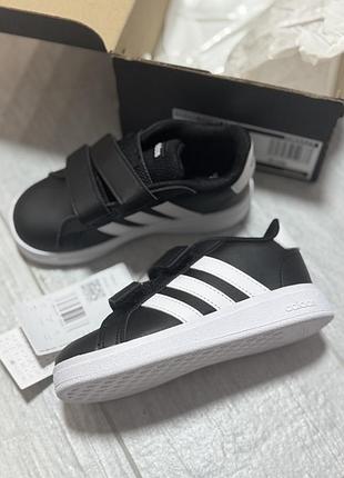 Кросівки для дітей adidas чорні, розмір 25