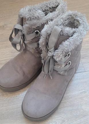 Зимние полусапоги/угаги бренда guess