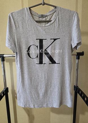 Женская футболка calvin klein оригинал размер xs