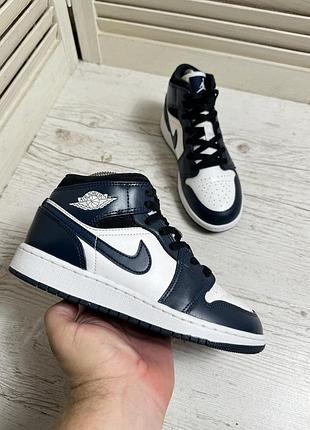 Кросівки jordan 1 mid