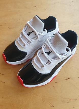 Кросівки жіночі nike air jordan 11 cmft low white, чорні, білі, червоні, розмір 38.5