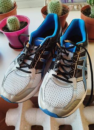 Кроссовки мужские asics оригинал. размер 45. состояние идеально