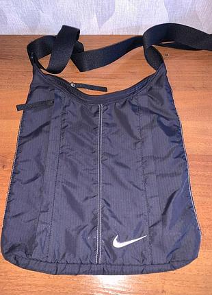 Винтажная черная  сумка nike