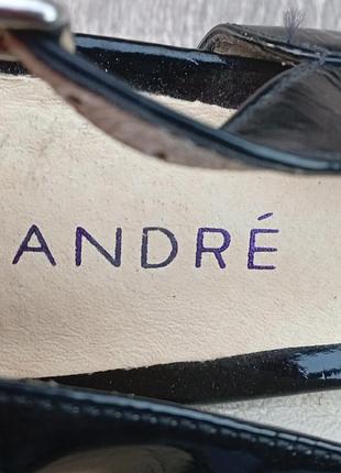 Стильні лаковані туфлі чорного кольору andré 3