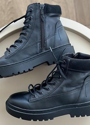 Ботінки zara розмір 35