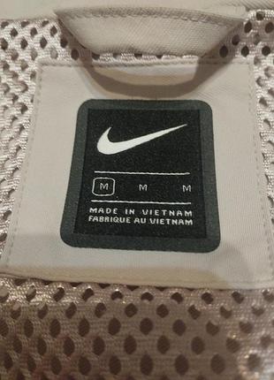 Женская куртка nike 4