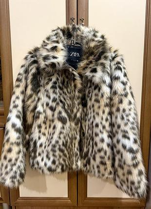 Жіноча шубка zara