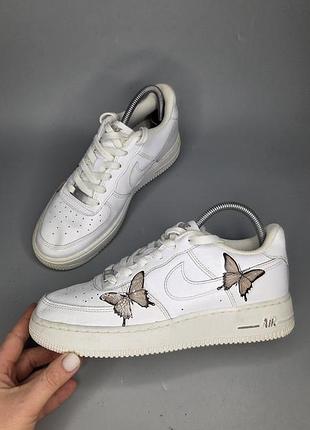 Кастомные белые кроссовки nike air force 1