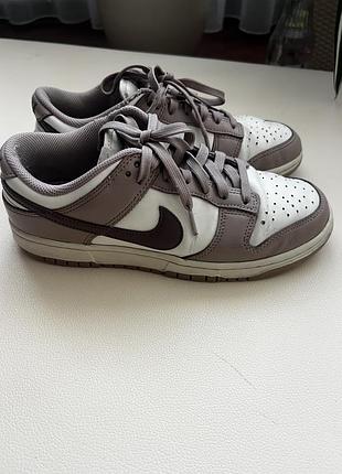 Жіночі кросівки унісекс nike dunk low brown/white hf5441-111