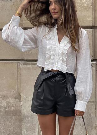 Укорочена блуза з воланами від zara