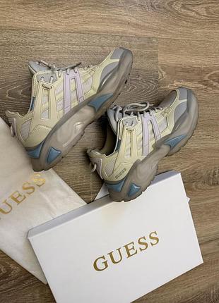 Кросівки жіночі guess