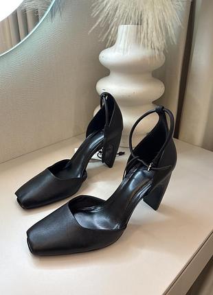 Стильні туфлі з натуральної шкіри на підборах zara