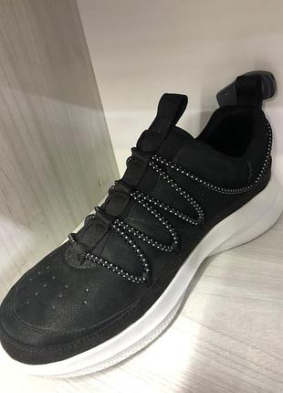 Оригінальні чоловічі кросівки ugg ca78 heritage trainer або споріднена міська серія слипонів ca78 tasman у повністю чорному виконанні з білою підошвою