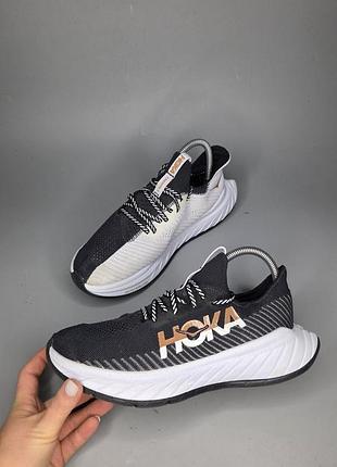 Черно-белые женские беговые кроссовки hoka carbon x 3